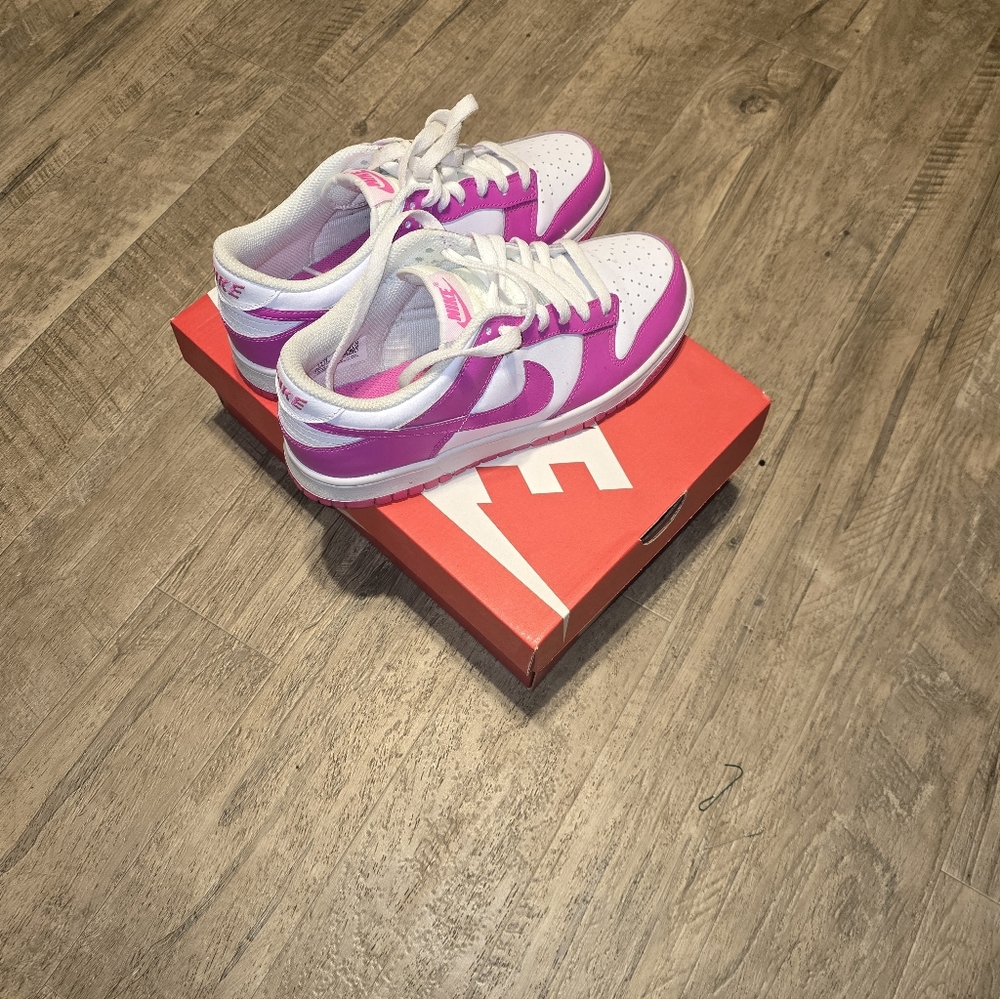 Nike Dunks Vibrant Pink and White Shoes - Picture 3 of 4